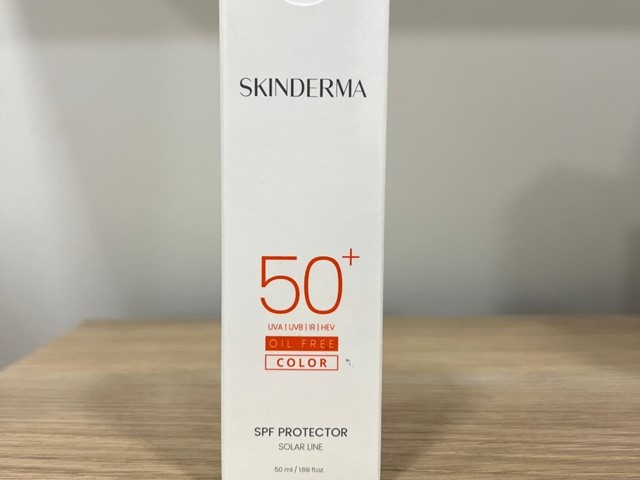 SPF PROTECTOR 50+ COLOR OIL FREE