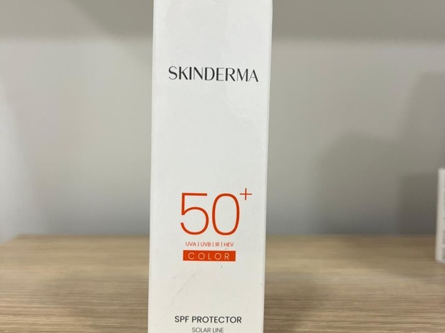 SPF PROTECTOR 50+ COLOR 